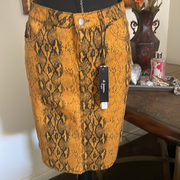 Skirt Snake Print! ππ - Picture 2 of 9